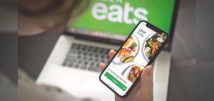Read more about the article Uber Eats Sees 20% Surge in Festive Grocery Orders, Launches New Features for Holiday Shoppers